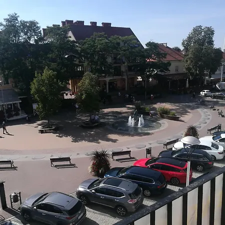 Sielawa Nad Jeziorem I Z Widokiem Na Fontanne