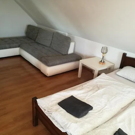 Sielawa Nad Jeziorem I Z Widokiem Na Fontanne Mikolajki (Mragowo)